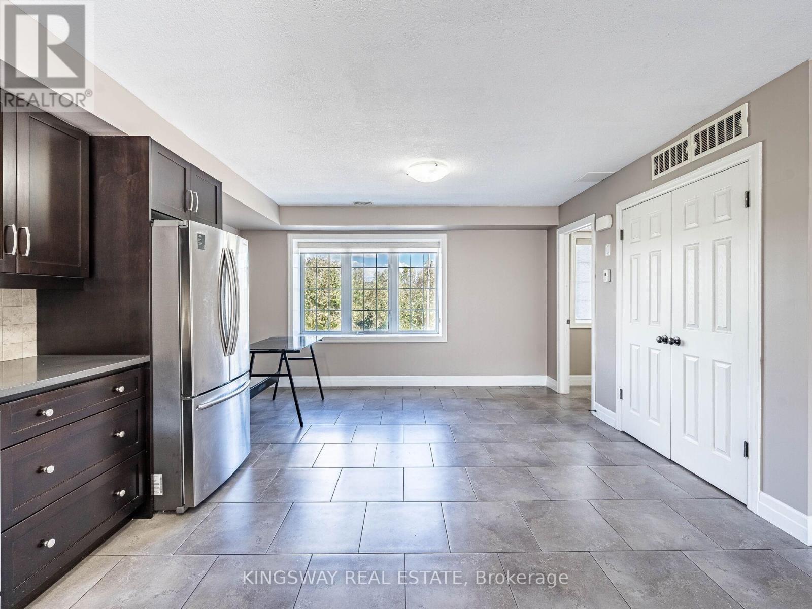 15 - 275 Old Huron Road E, Kitchener, Ontario  N2R 1P9 - Photo 15 - X12405205