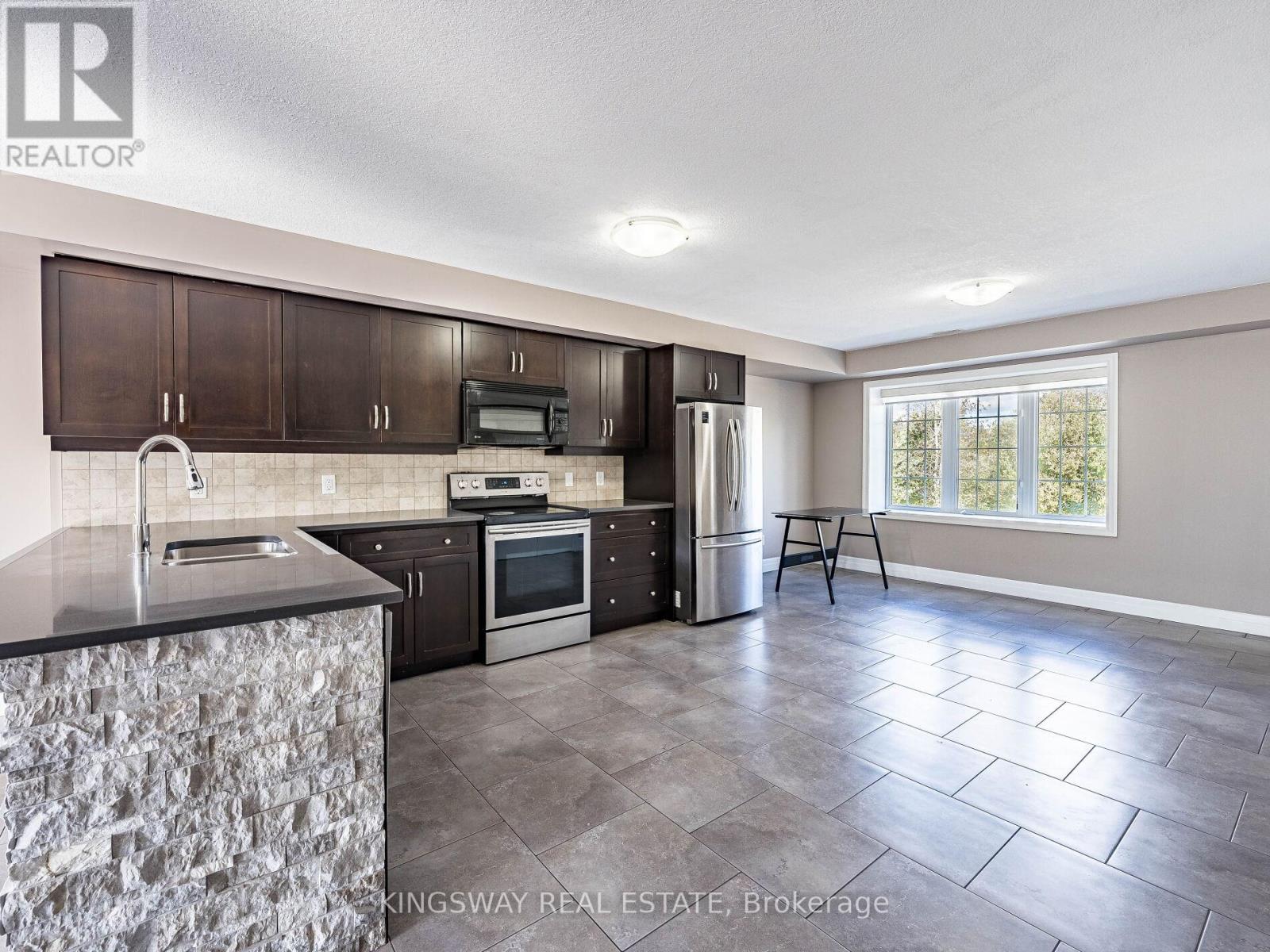 15 - 275 Old Huron Road E, Kitchener, Ontario  N2R 1P9 - Photo 13 - X12405205