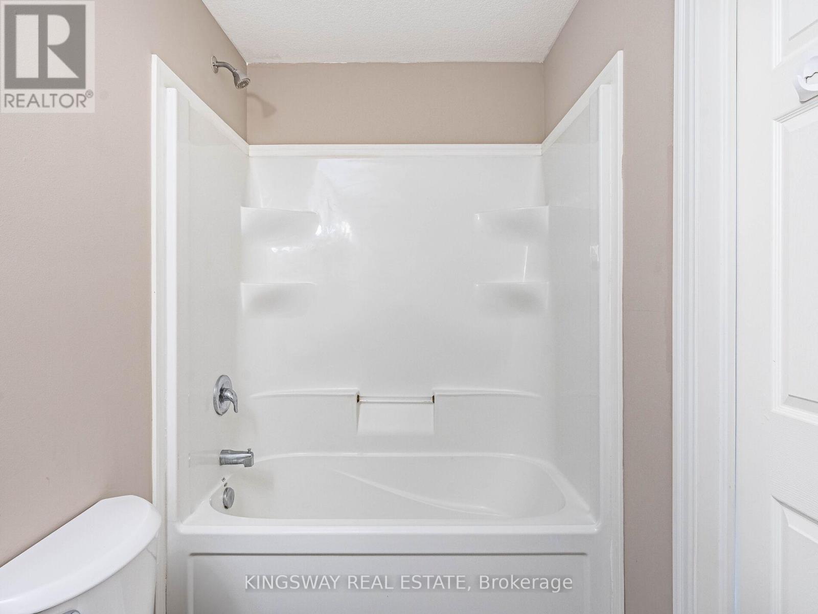 15 - 275 Old Huron Road E, Kitchener, Ontario  N2R 1P9 - Photo 38 - X12405205