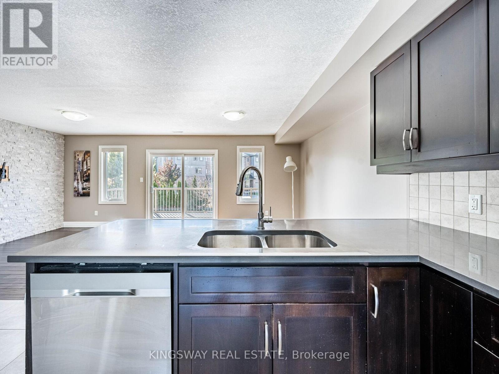 15 - 275 Old Huron Road E, Kitchener, Ontario  N2R 1P9 - Photo 18 - X12405205