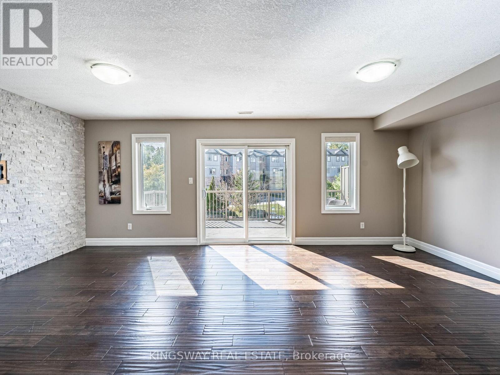 15 - 275 Old Huron Road E, Kitchener, Ontario  N2R 1P9 - Photo 19 - X12405205