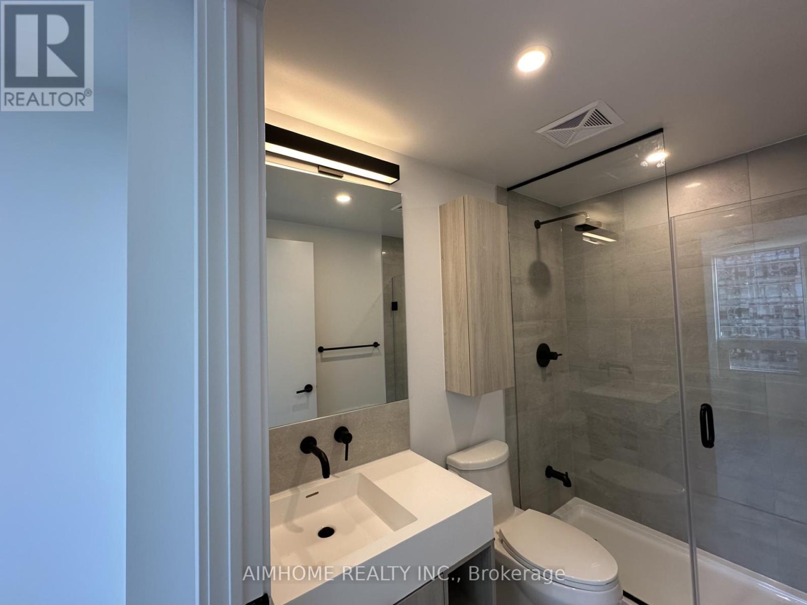 1721 - 108 Peter Street, Toronto, Ontario  M5V 0W2 - Photo 14 - C12450650