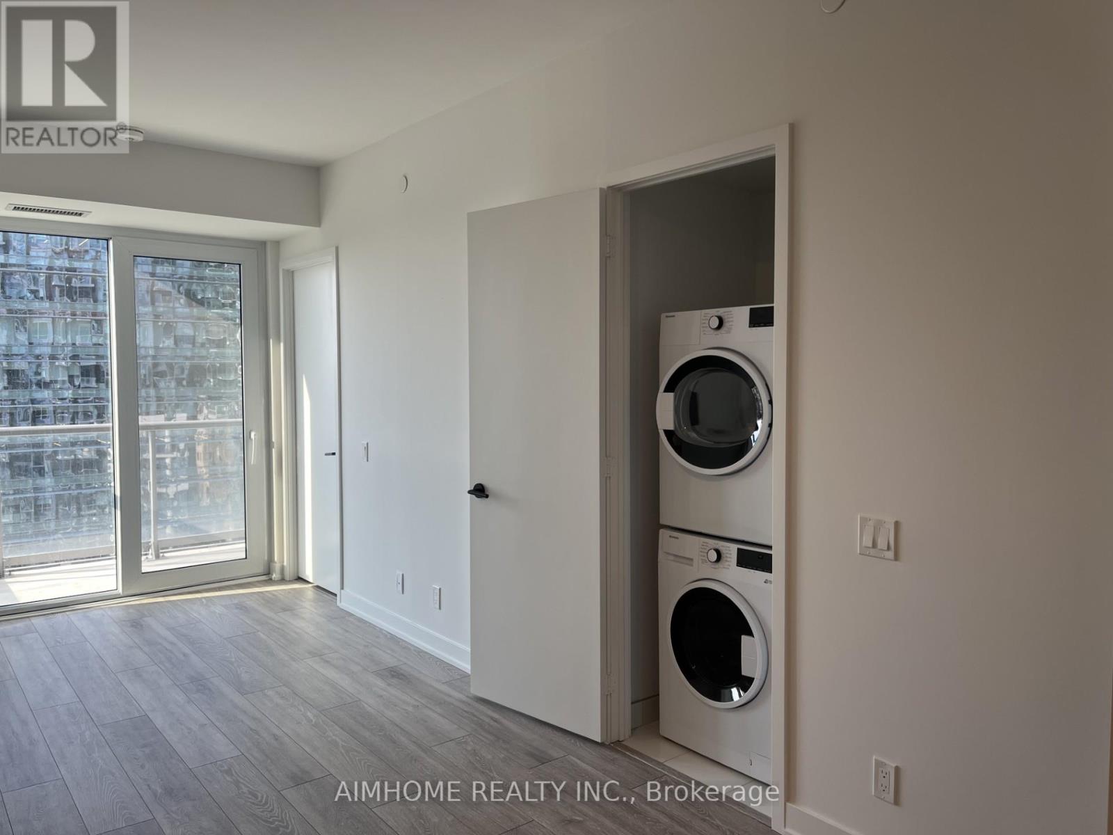 1721 - 108 Peter Street, Toronto, Ontario  M5V 0W2 - Photo 9 - C12450650