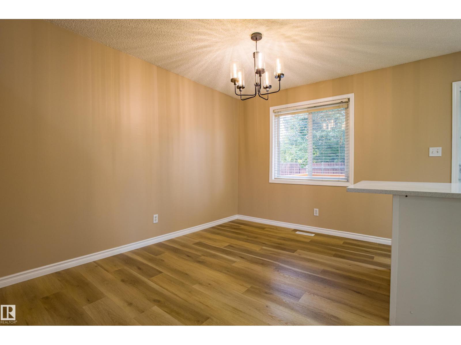 3835 47 St Nw Nw, Edmonton, Alberta  T6L 5B3 - Photo 11 - E4461220