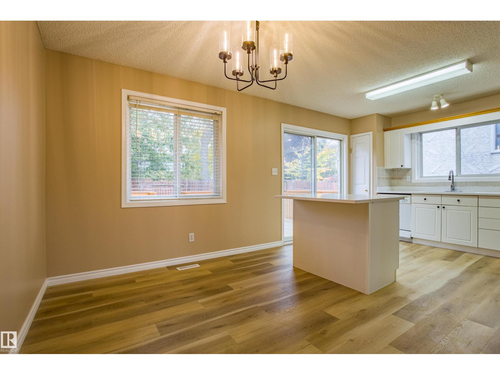 3835 47 St Nw Nw, Edmonton, Alberta  T6L 5B3 - Photo 13 - E4461220