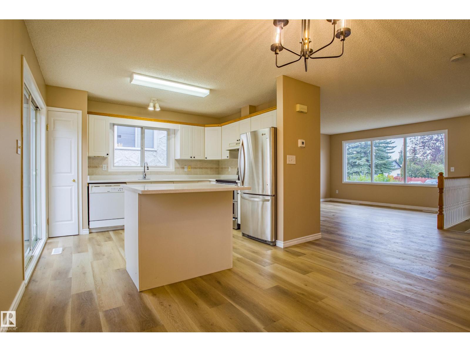 3835 47 St Nw Nw, Edmonton, Alberta  T6L 5B3 - Photo 14 - E4461220