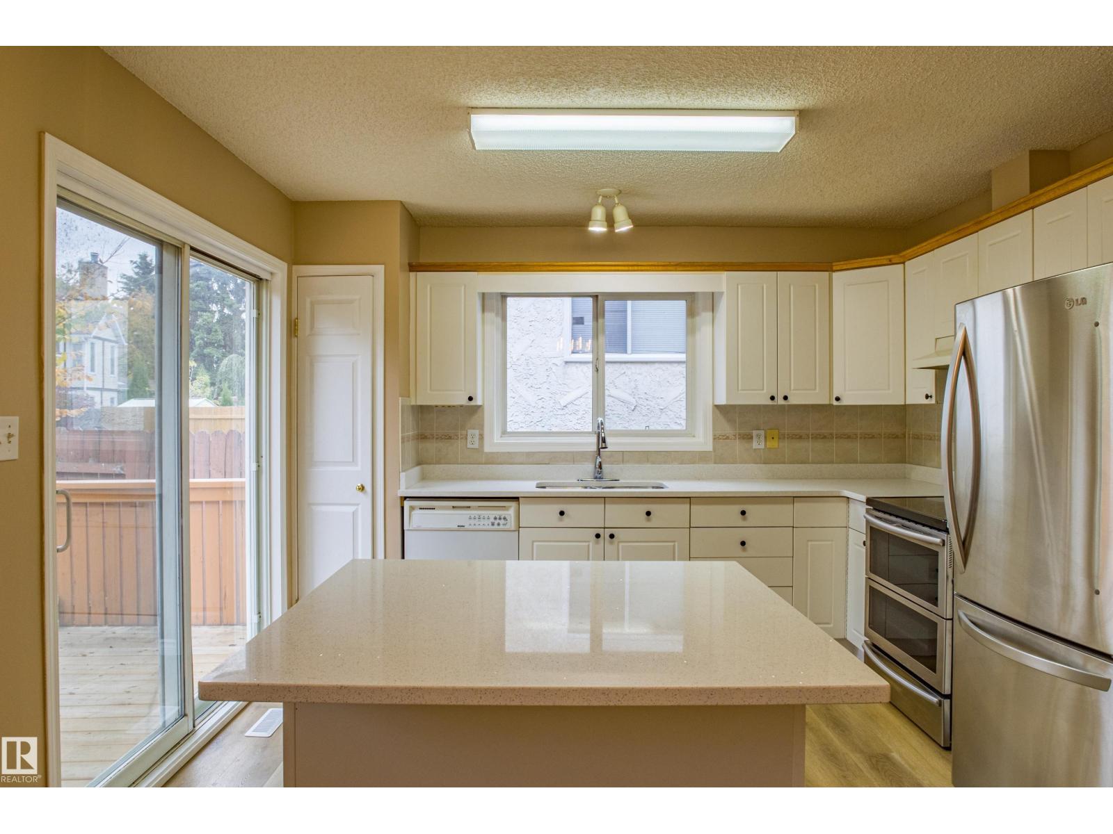 3835 47 St Nw Nw, Edmonton, Alberta  T6L 5B3 - Photo 16 - E4461220