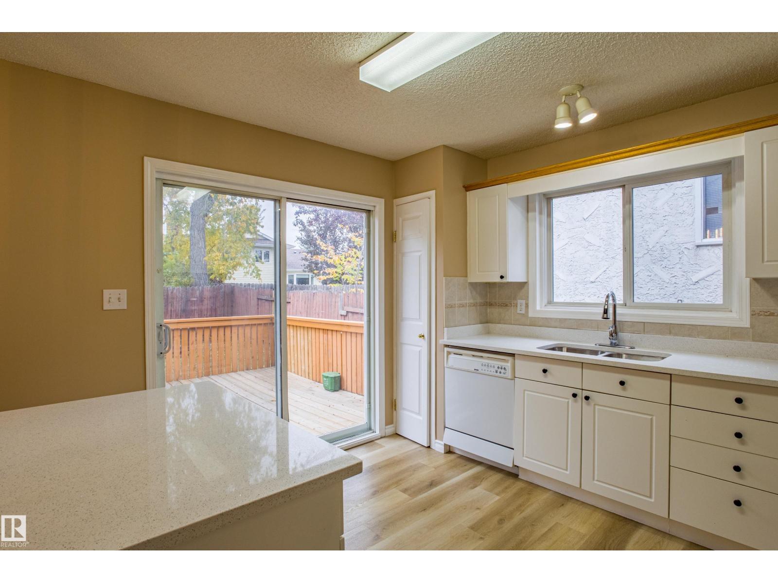 3835 47 St Nw Nw, Edmonton, Alberta  T6L 5B3 - Photo 18 - E4461220