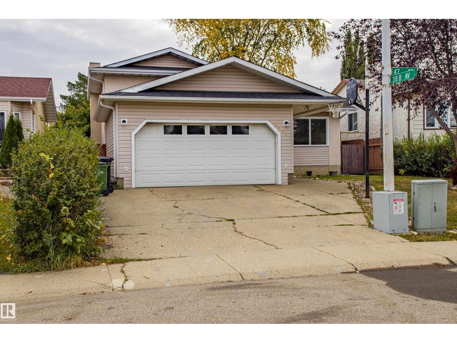 3835 47 St Nw Nw, Edmonton, Alberta  T6L 5B3 - Photo 2 - E4461220