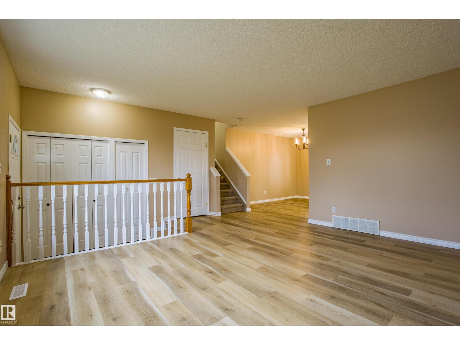 3835 47 St Nw Nw, Edmonton, Alberta  T6L 5B3 - Photo 7 - E4461220