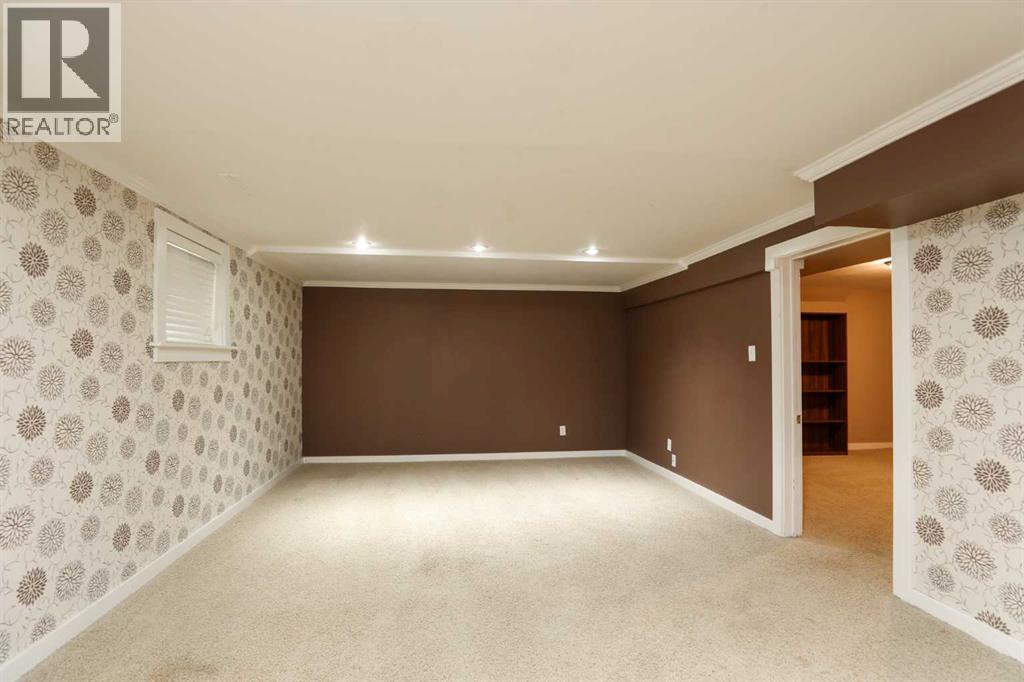 72 Broadway  S, Raymond, Alberta  T0K 2S0 - Photo 38 - A2245424