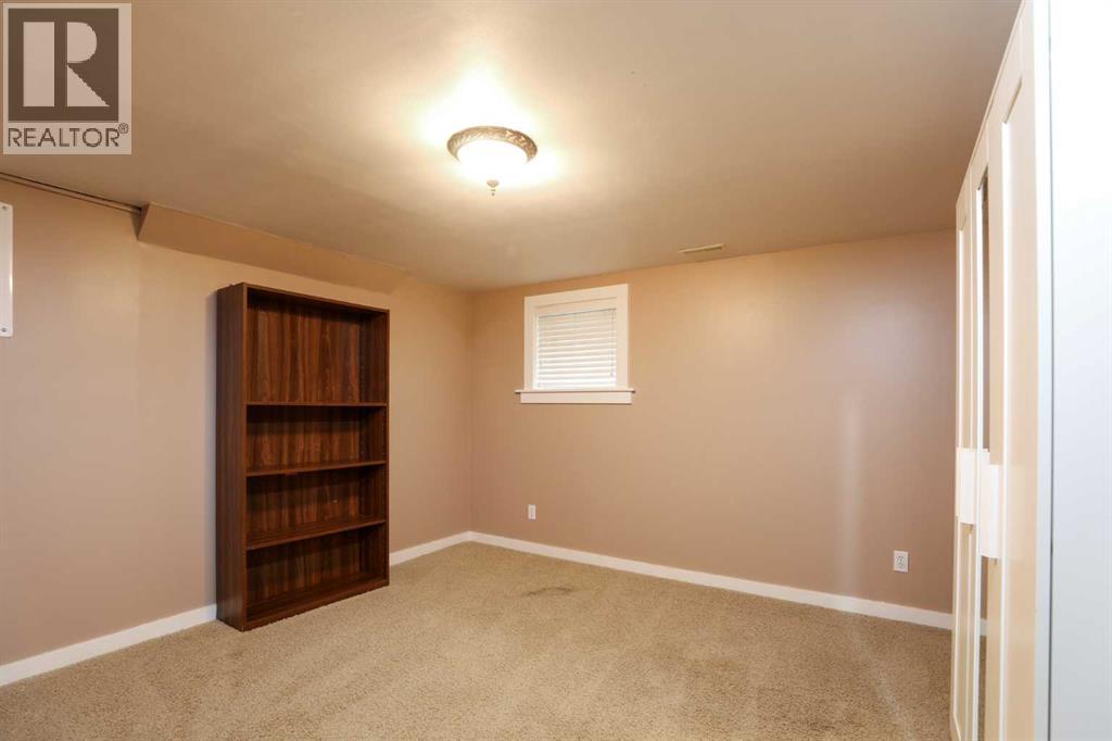72 Broadway  S, Raymond, Alberta  T0K 2S0 - Photo 39 - A2245424