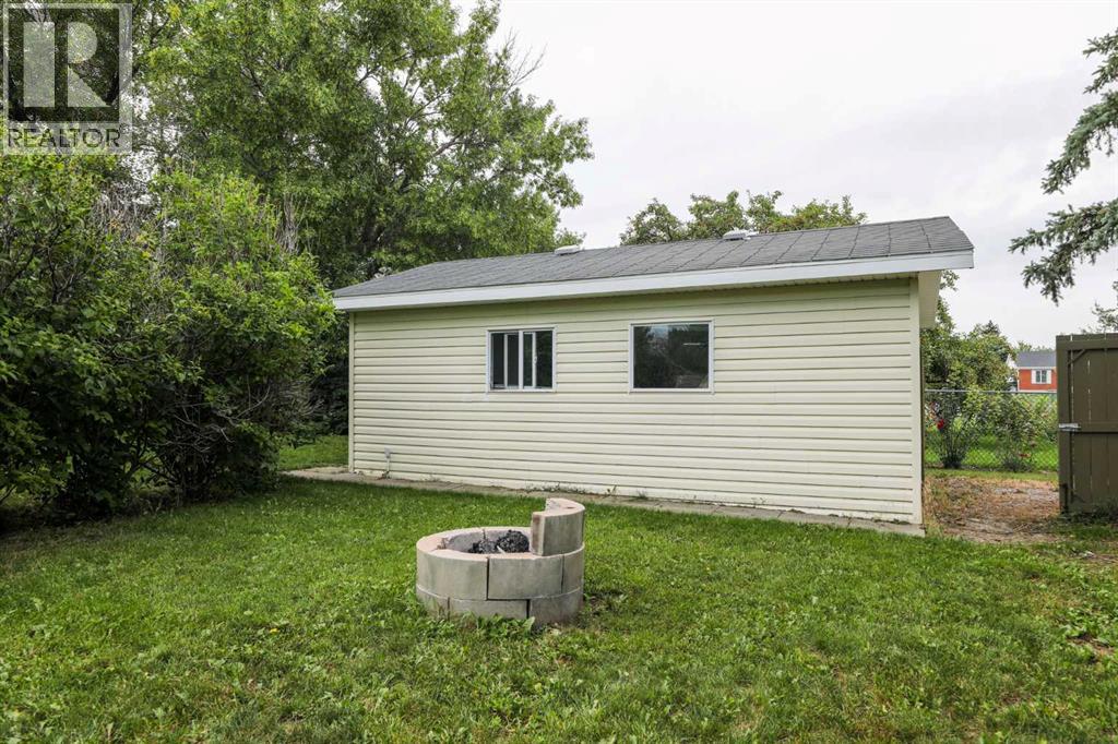 72 Broadway  S, Raymond, Alberta  T0K 2S0 - Photo 44 - A2245424