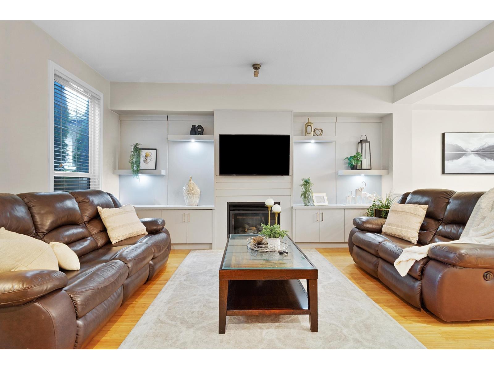 18043 70 Avenue, Surrey, British Columbia  V3S 6X3 - Photo 4 - R3053310