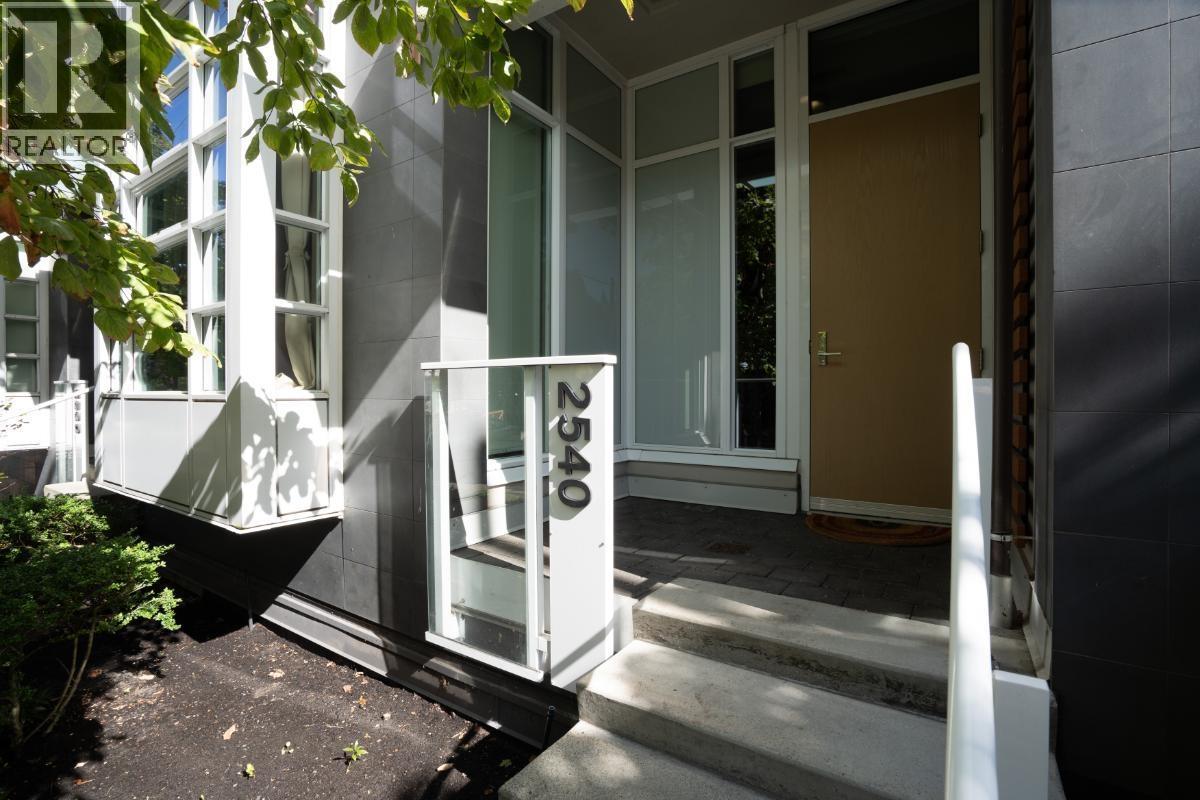 2540 Spruce Street, Vancouver, British Columbia  V6H 2P7 - Photo 1 - R3053027