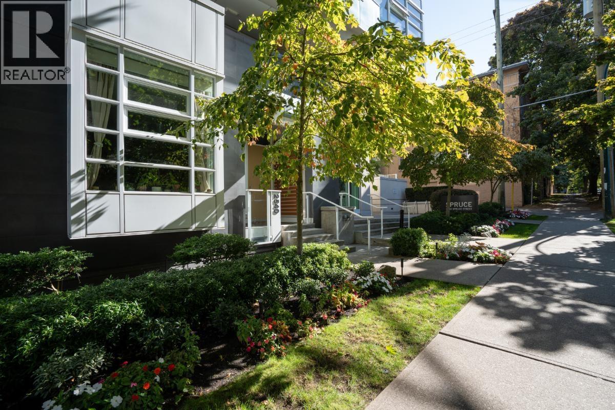 2540 Spruce Street, Vancouver, British Columbia  V6H 2P7 - Photo 2 - R3053027