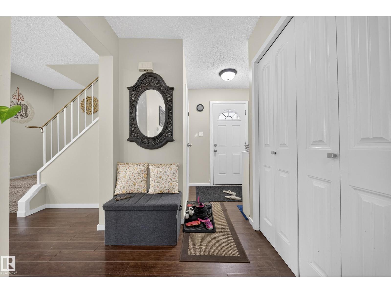 1553 Lakewood Rd W Nw, Edmonton, Alberta  T6K 2V7 - Photo 5 - E4461159