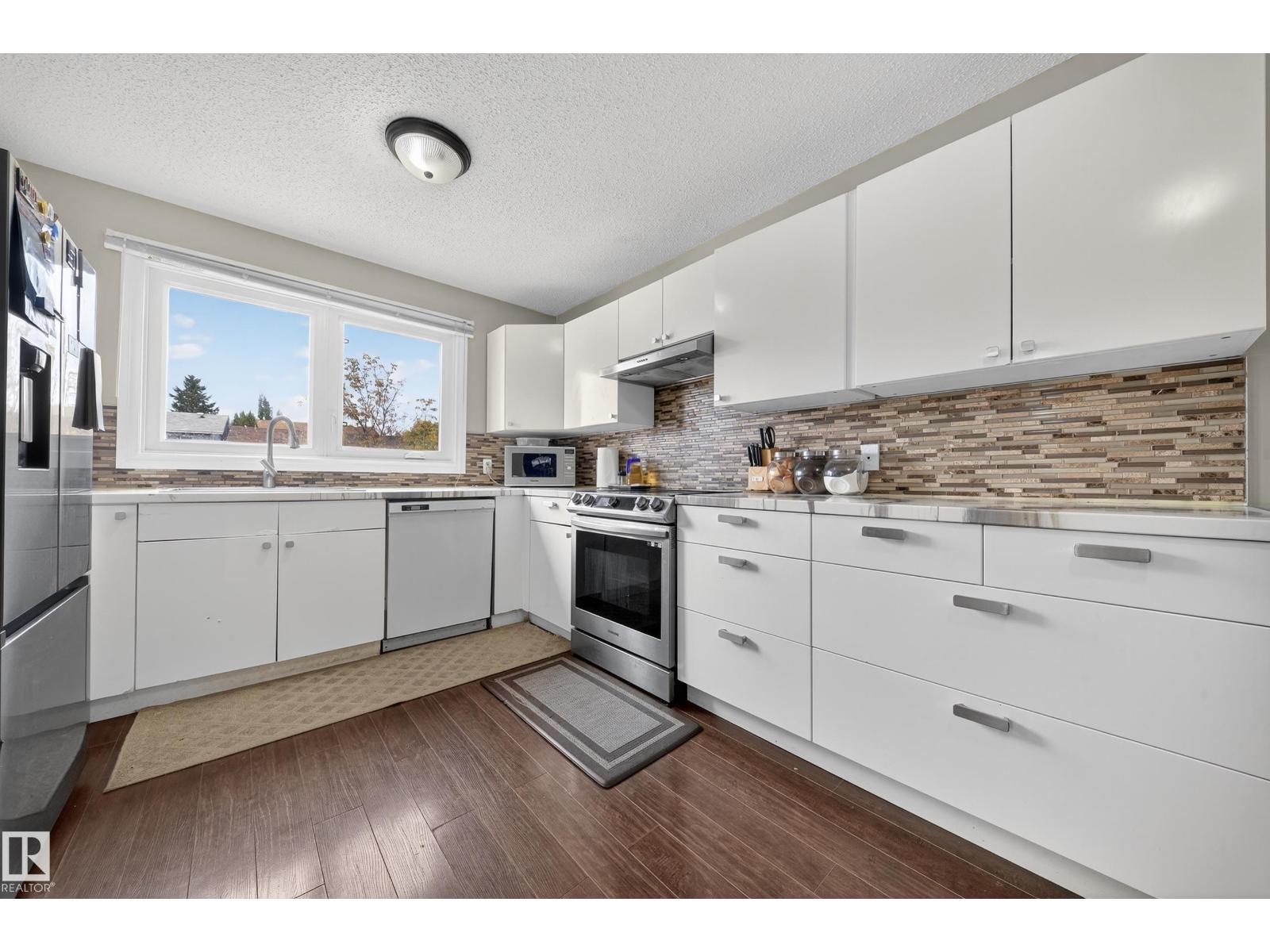 1553 Lakewood Rd W Nw, Edmonton, Alberta  T6K 2V7 - Photo 12 - E4461159