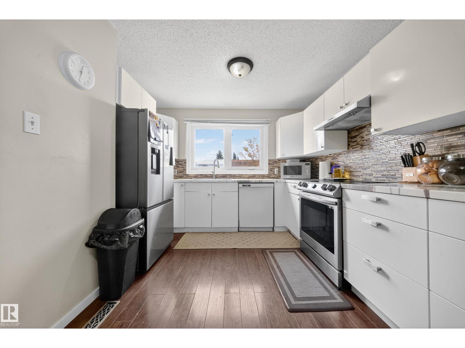 1553 Lakewood Rd W Nw, Edmonton, Alberta  T6K 2V7 - Photo 11 - E4461159