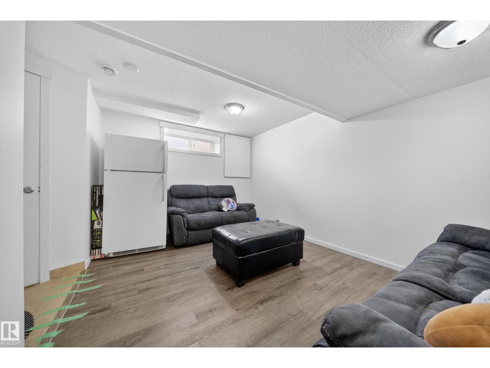 1553 Lakewood Rd W Nw, Edmonton, Alberta  T6K 2V7 - Photo 29 - E4461159