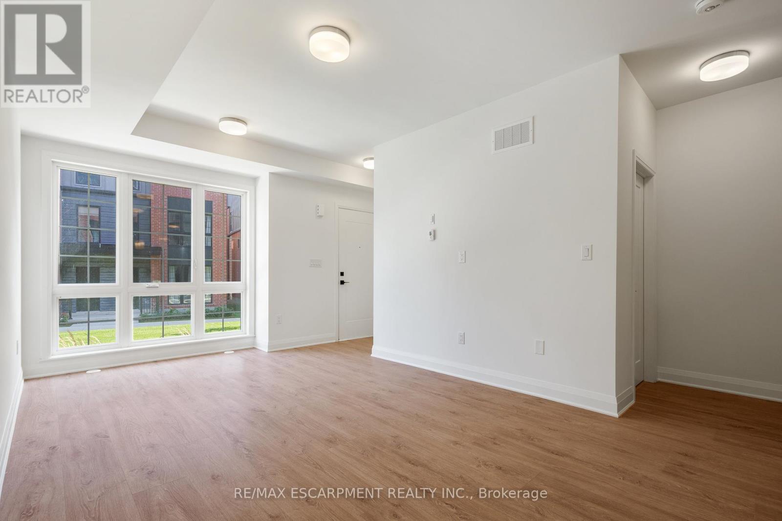 30 Burleigh Mews, Vaughan, Ontario  L4J 0M1 - Photo 4 - N12448303