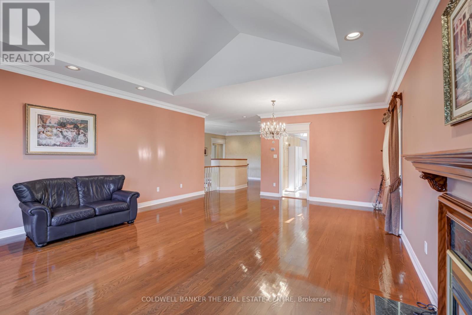 206 Shaftsbury Avenue, Richmond Hill, Ontario  L4C 0E8 - Photo 10 - N12450668