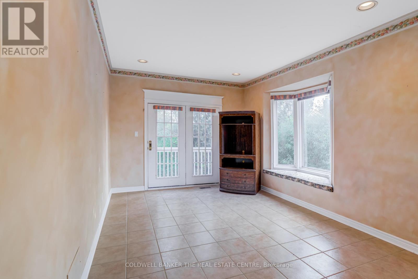 206 Shaftsbury Avenue, Richmond Hill, Ontario  L4C 0E8 - Photo 18 - N12450668