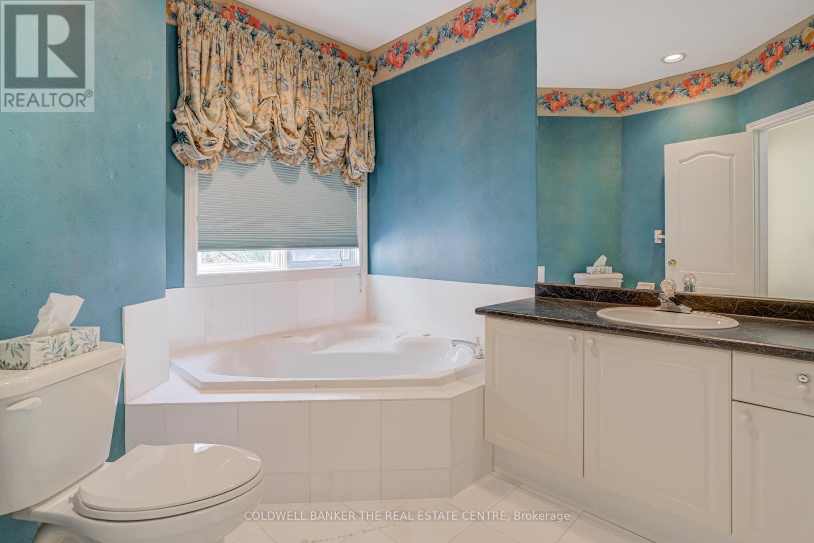 206 Shaftsbury Avenue, Richmond Hill, Ontario  L4C 0E8 - Photo 26 - N12450668