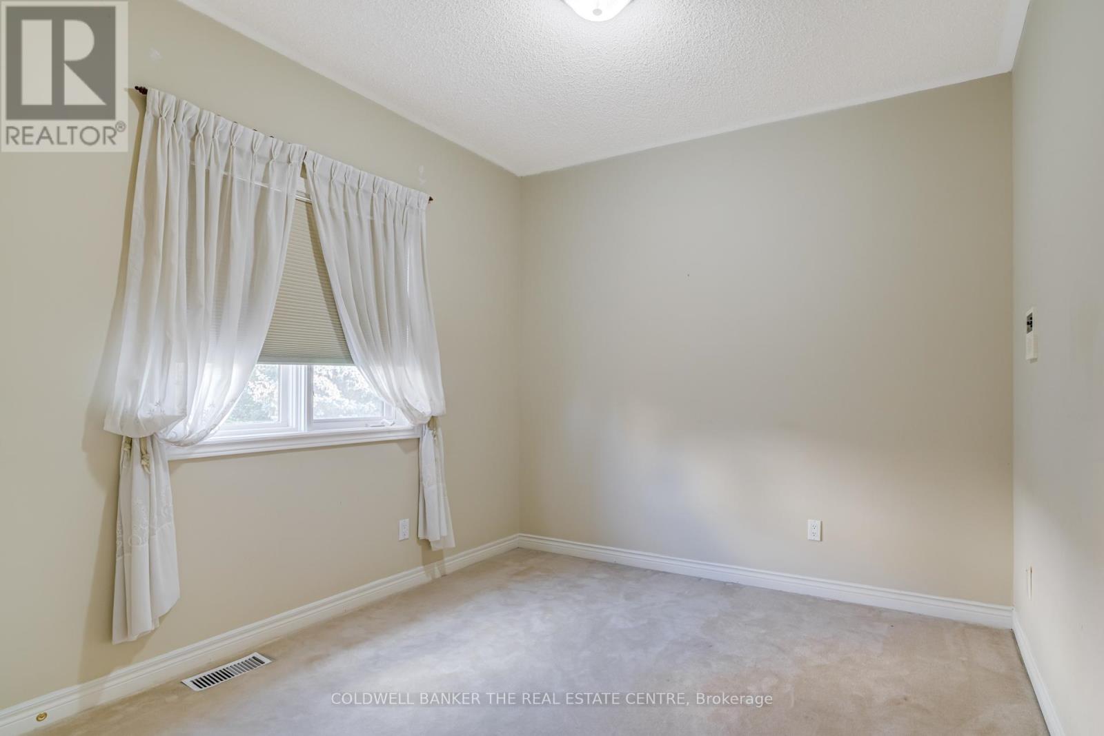 206 Shaftsbury Avenue, Richmond Hill, Ontario  L4C 0E8 - Photo 28 - N12450668