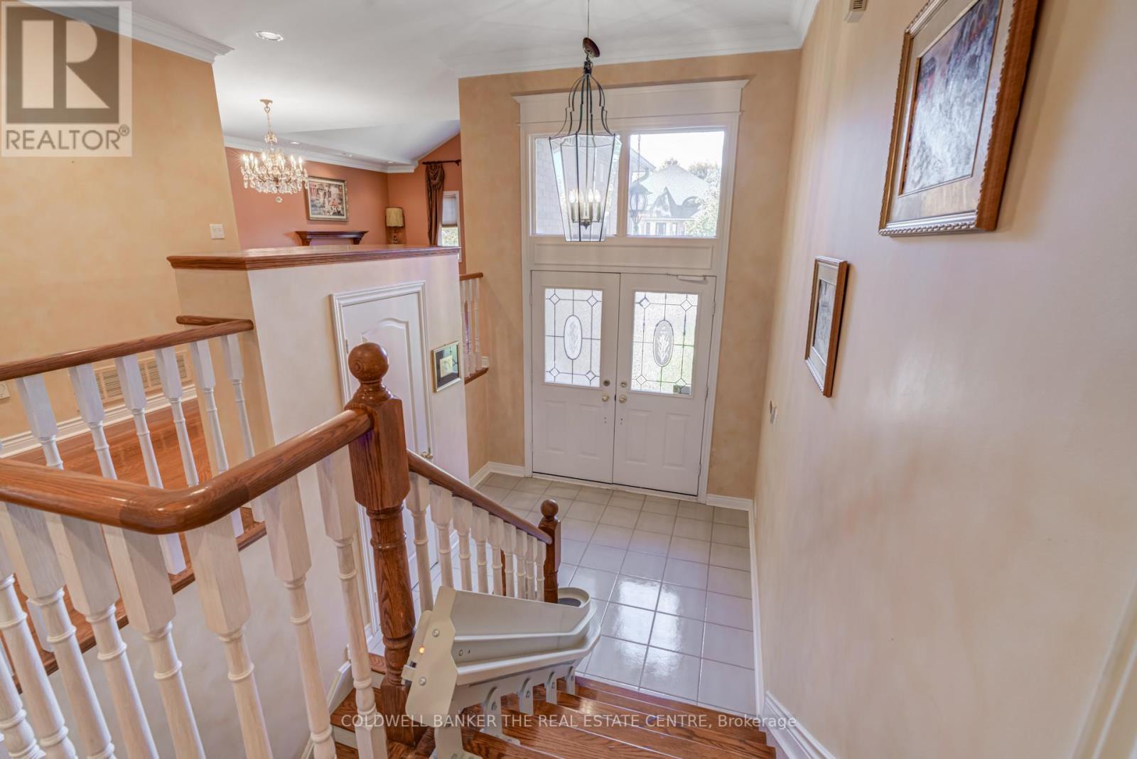 206 Shaftsbury Avenue, Richmond Hill, Ontario  L4C 0E8 - Photo 4 - N12450668
