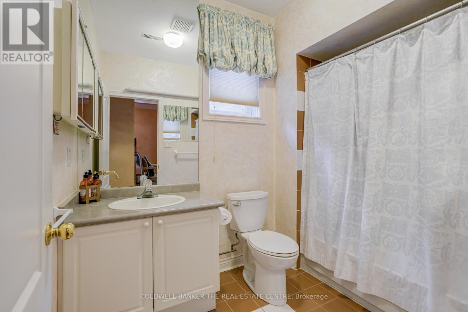 206 Shaftsbury Avenue, Richmond Hill, Ontario  L4C 0E8 - Photo 42 - N12450668