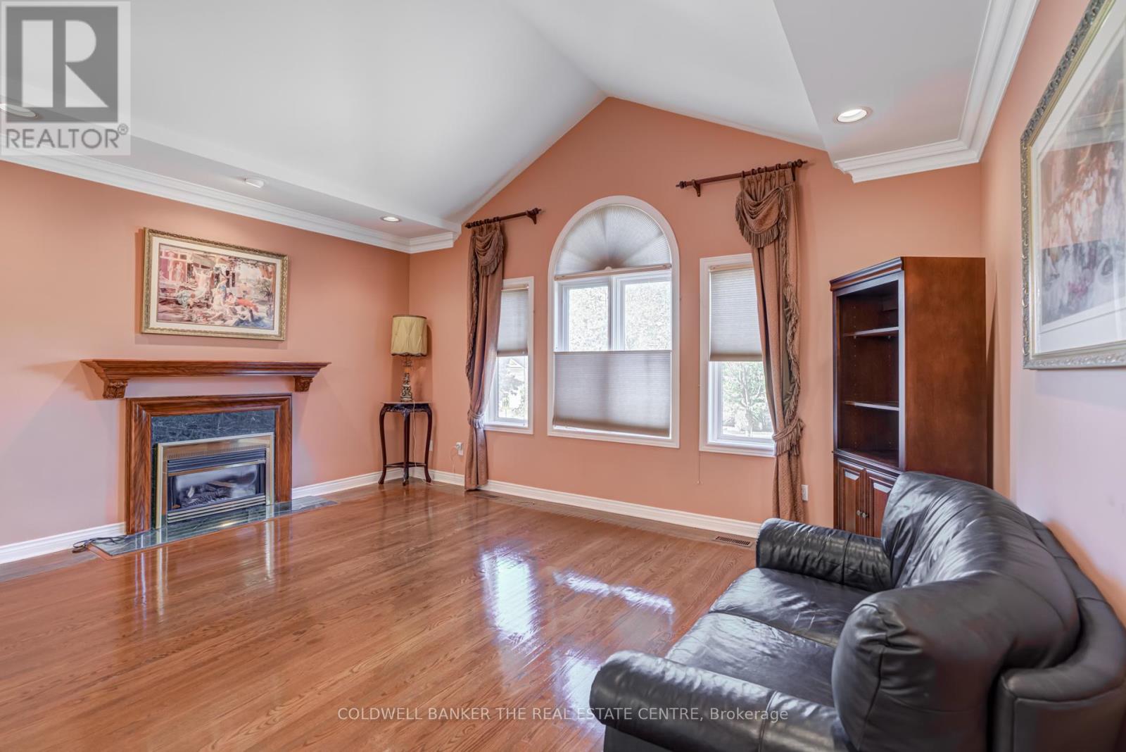 206 Shaftsbury Avenue, Richmond Hill, Ontario  L4C 0E8 - Photo 9 - N12450668