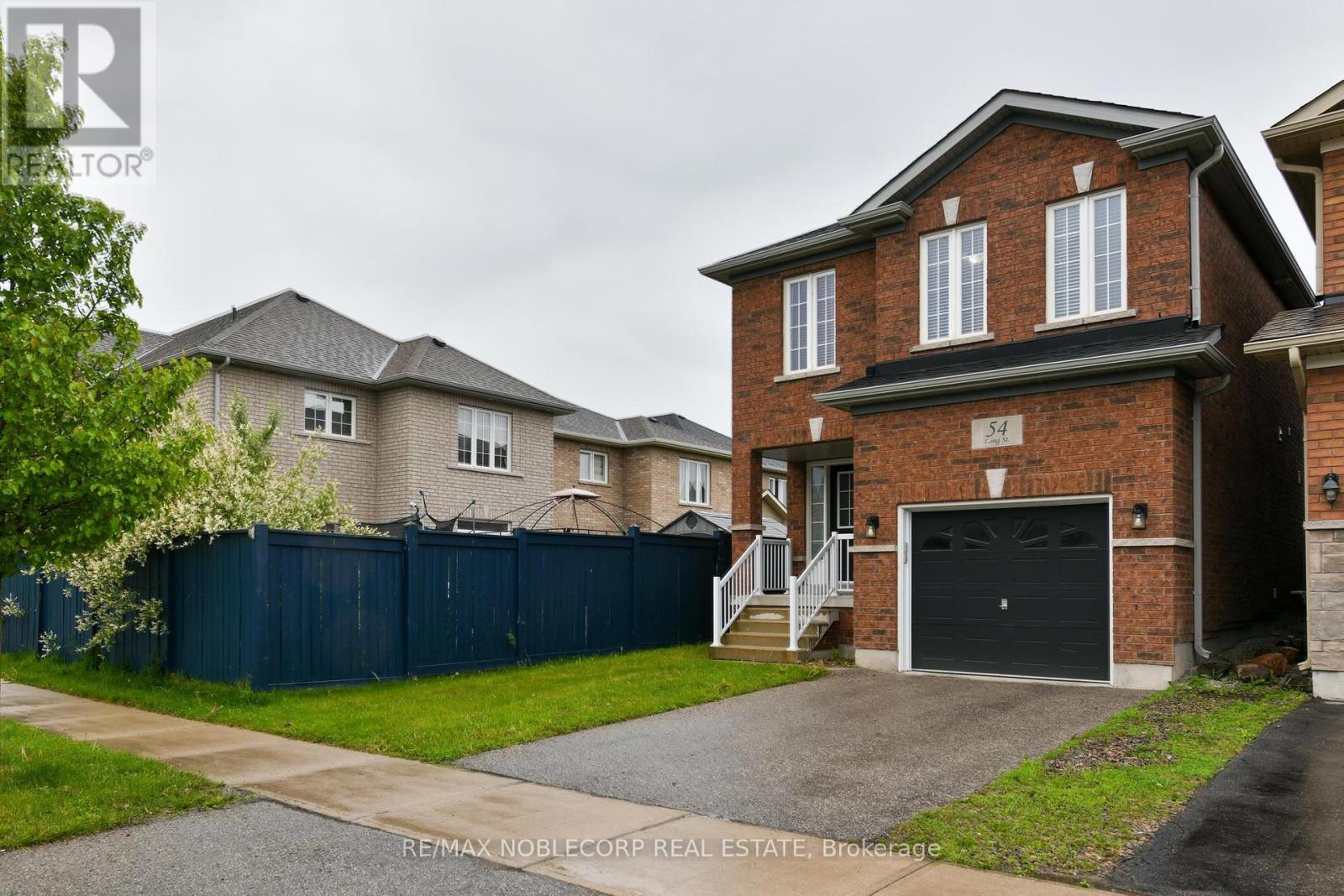 54 Long Street, Bradford West Gwillimbury, Ontario  L3Z 2A4 - Photo 3 - N12450670