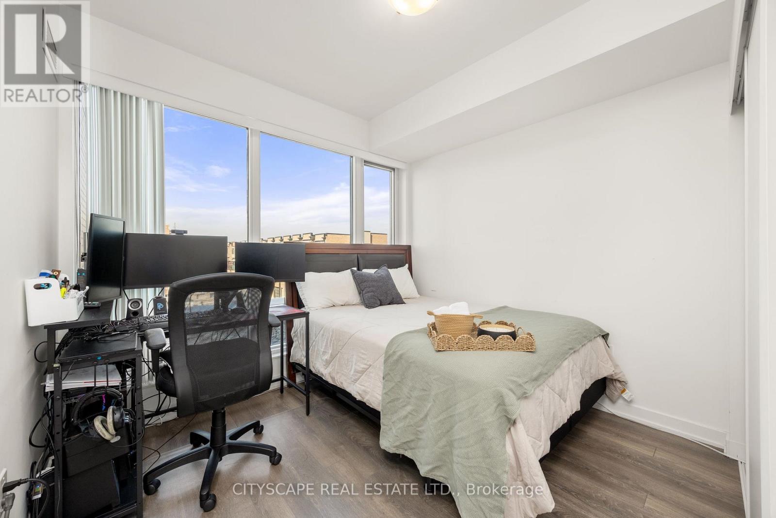 201 - 100 Eagle Rock Way, Vaughan, Ontario  L6A 5B9 - Photo 11 - N12450677