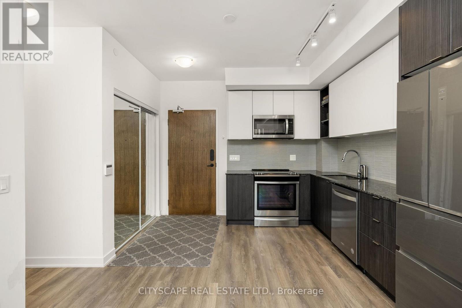 201 - 100 Eagle Rock Way, Vaughan, Ontario  L6A 5B9 - Photo 6 - N12450677