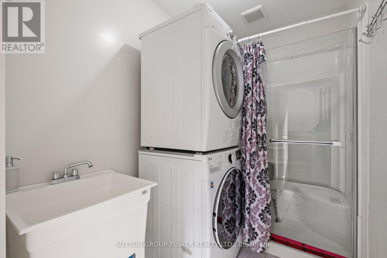 78 Romanelli Crescent, Bradford West Gwillimbury, Ontario  L3Z 0X7 - Photo 16 - N12450704