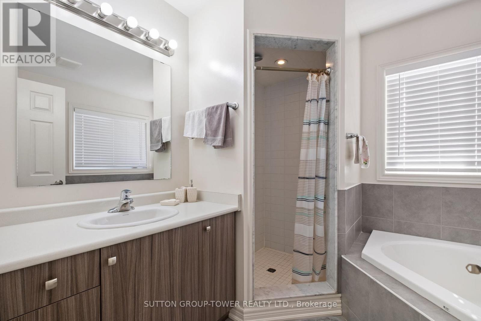 78 Romanelli Crescent, Bradford West Gwillimbury, Ontario  L3Z 0X7 - Photo 21 - N12450704
