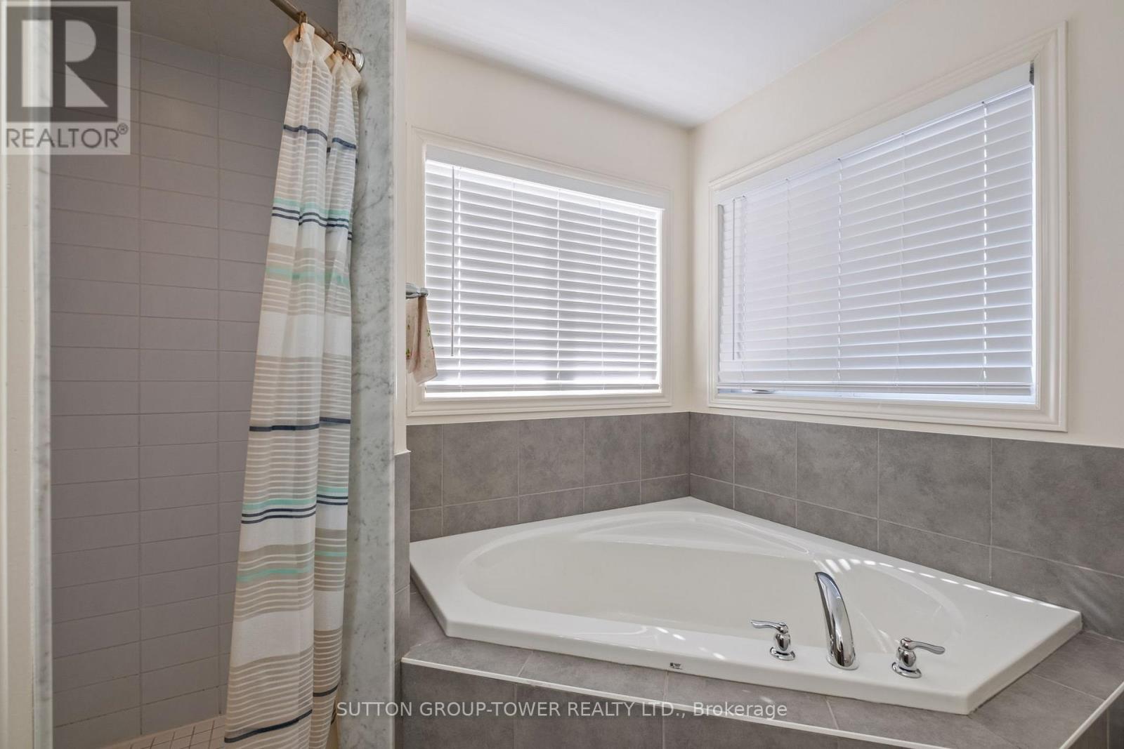 78 Romanelli Crescent, Bradford West Gwillimbury, Ontario  L3Z 0X7 - Photo 22 - N12450704