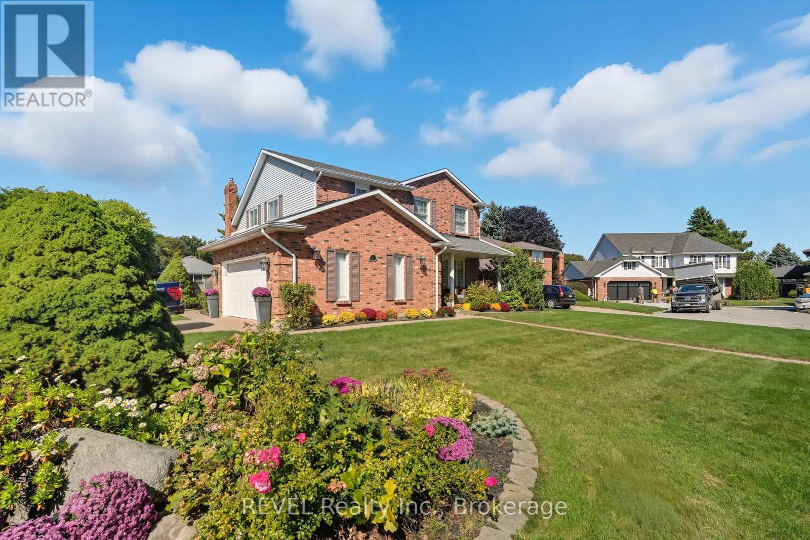 1 Spartan Court, St. Catharines, Ontario  L2N 7M5 - Photo 2 - X12450712