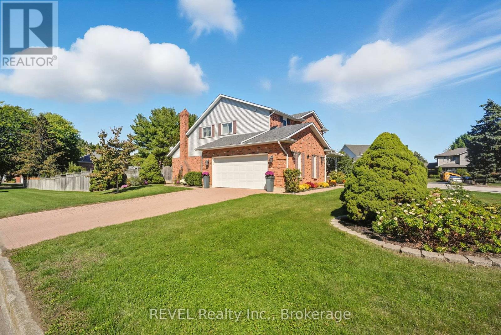 1 Spartan Court, St. Catharines, Ontario  L2N 7M5 - Photo 3 - X12450712