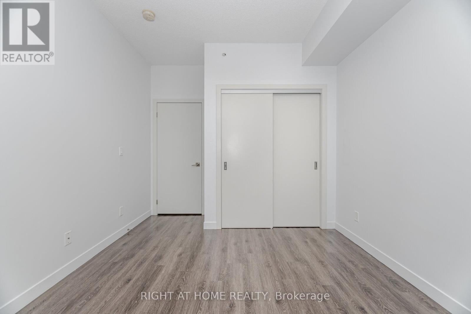 1003 - 2093 Fairview Street, Burlington, Ontario  L7R 0E6 - Photo 14 - W12450654
