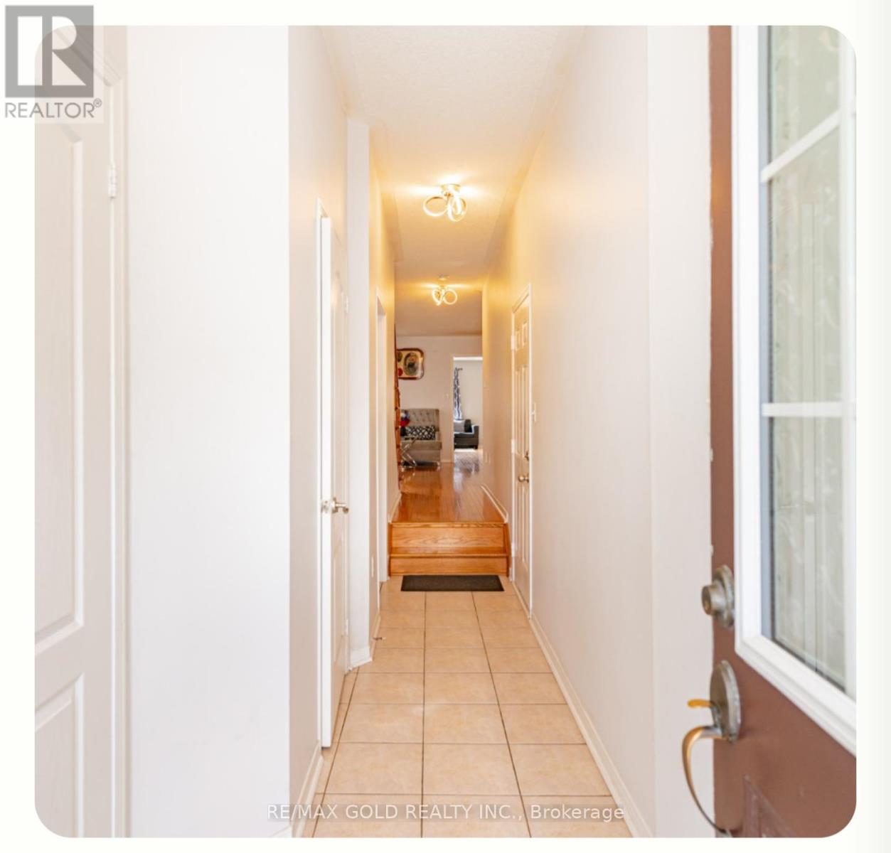 (Main & 2nd Floor) - 95 Crystalview Crescent, Brampton, Ontario  L6P 2S2 - Photo 2 - W12450663