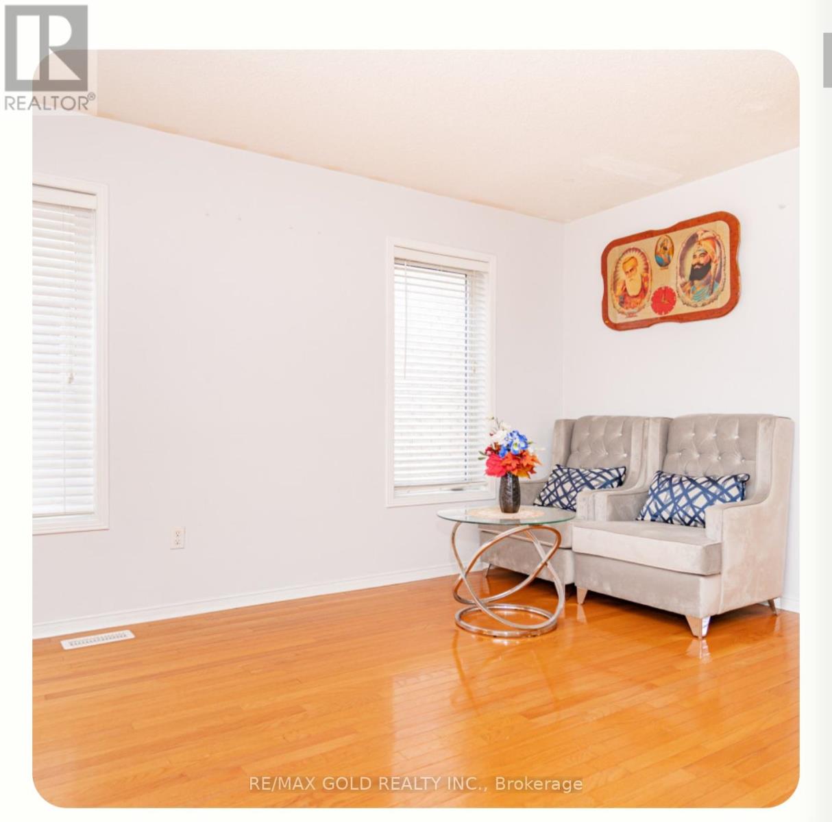 (Main & 2nd Floor) - 95 Crystalview Crescent, Brampton, Ontario  L6P 2S2 - Photo 5 - W12450663