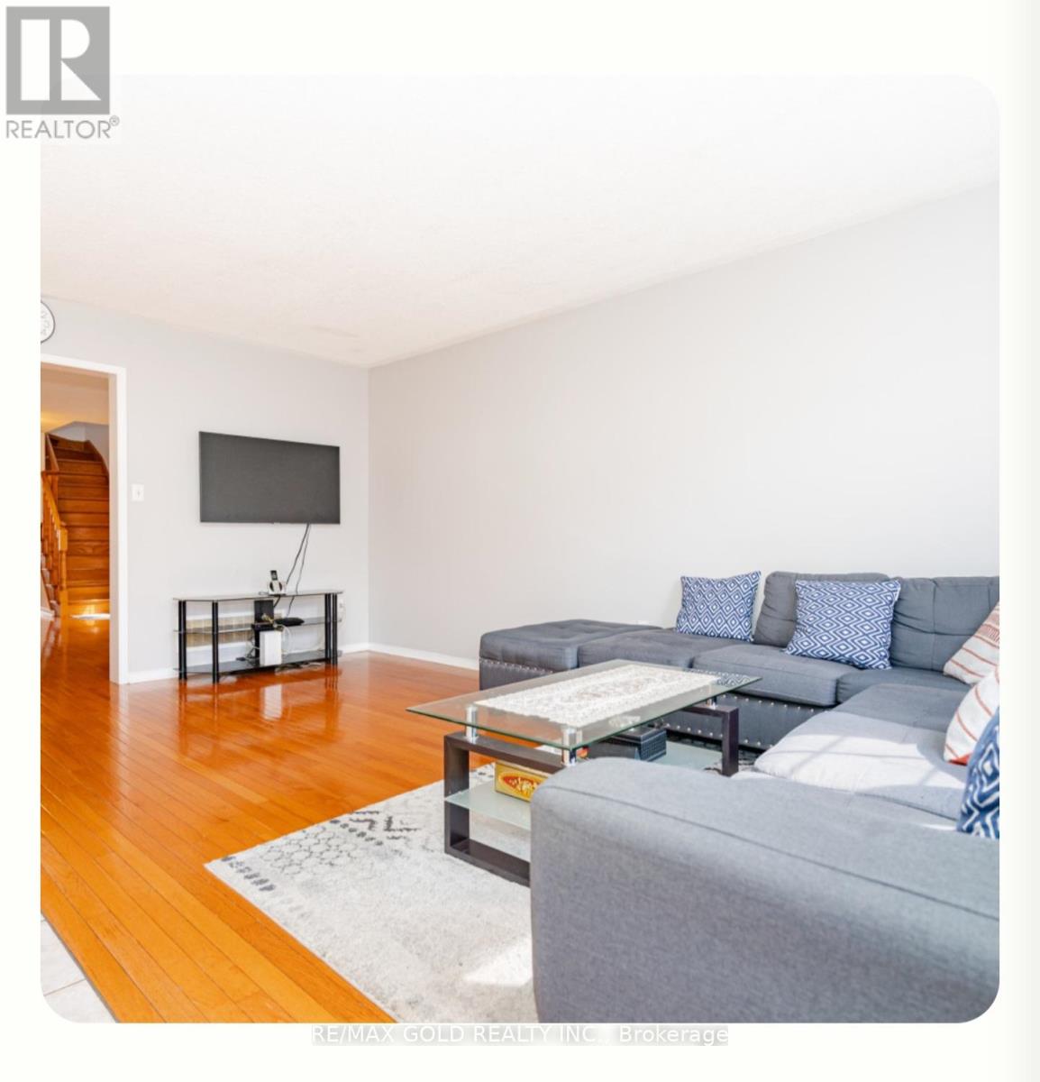 (Main & 2nd Floor) - 95 Crystalview Crescent, Brampton, Ontario  L6P 2S2 - Photo 7 - W12450663
