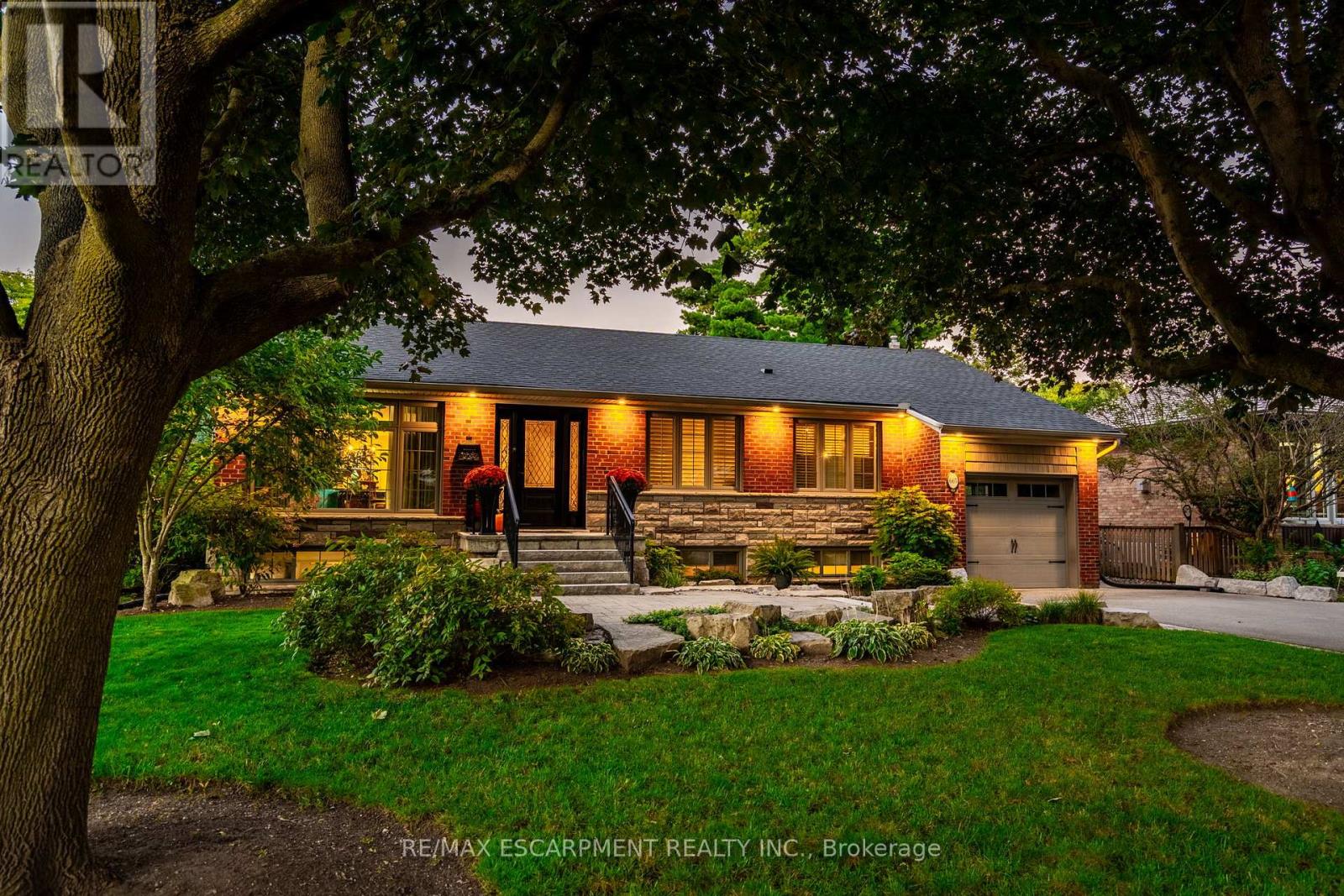 665 King Road, Burlington, Ontario  L7T 3K5 - Photo 4 - W12450682