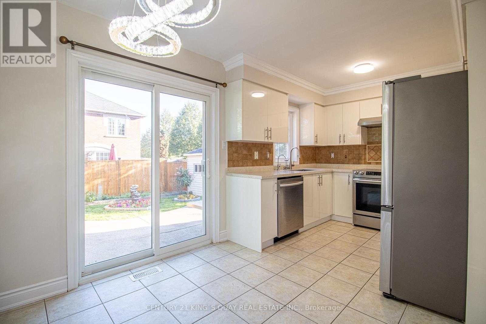 1100 Houston Drive, Milton, Ontario  L9T 6E8 - Photo 18 - W12450685