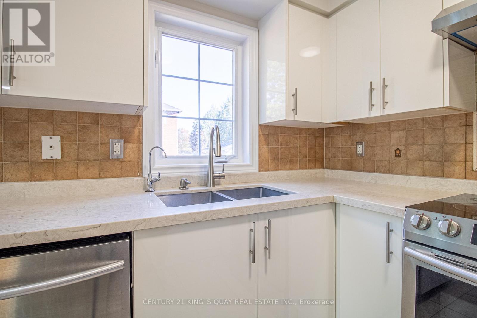 1100 Houston Drive, Milton, Ontario  L9T 6E8 - Photo 22 - W12450685
