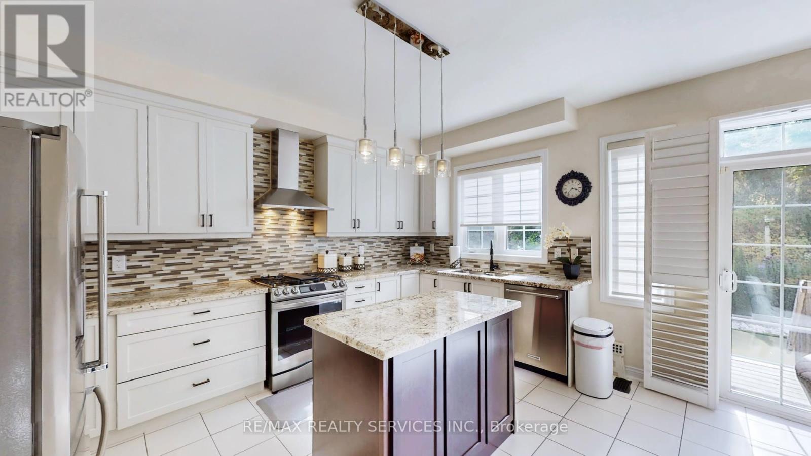 70 Little Britain Crescent, Brampton, Ontario  L6Y 6A8 - Photo 15 - W12450689