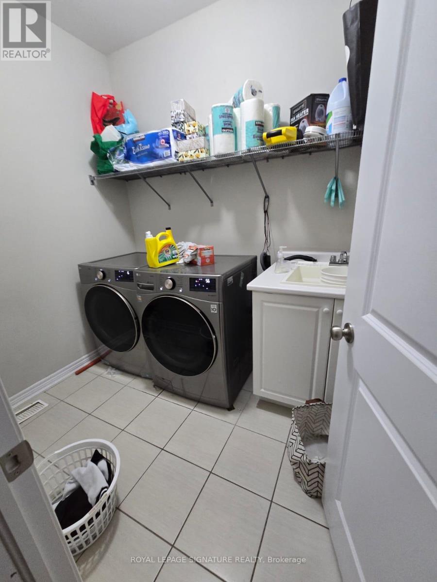 267 Thornbush Boulevard, Brampton, Ontario  L7A 5K1 - Photo 13 - W12450693