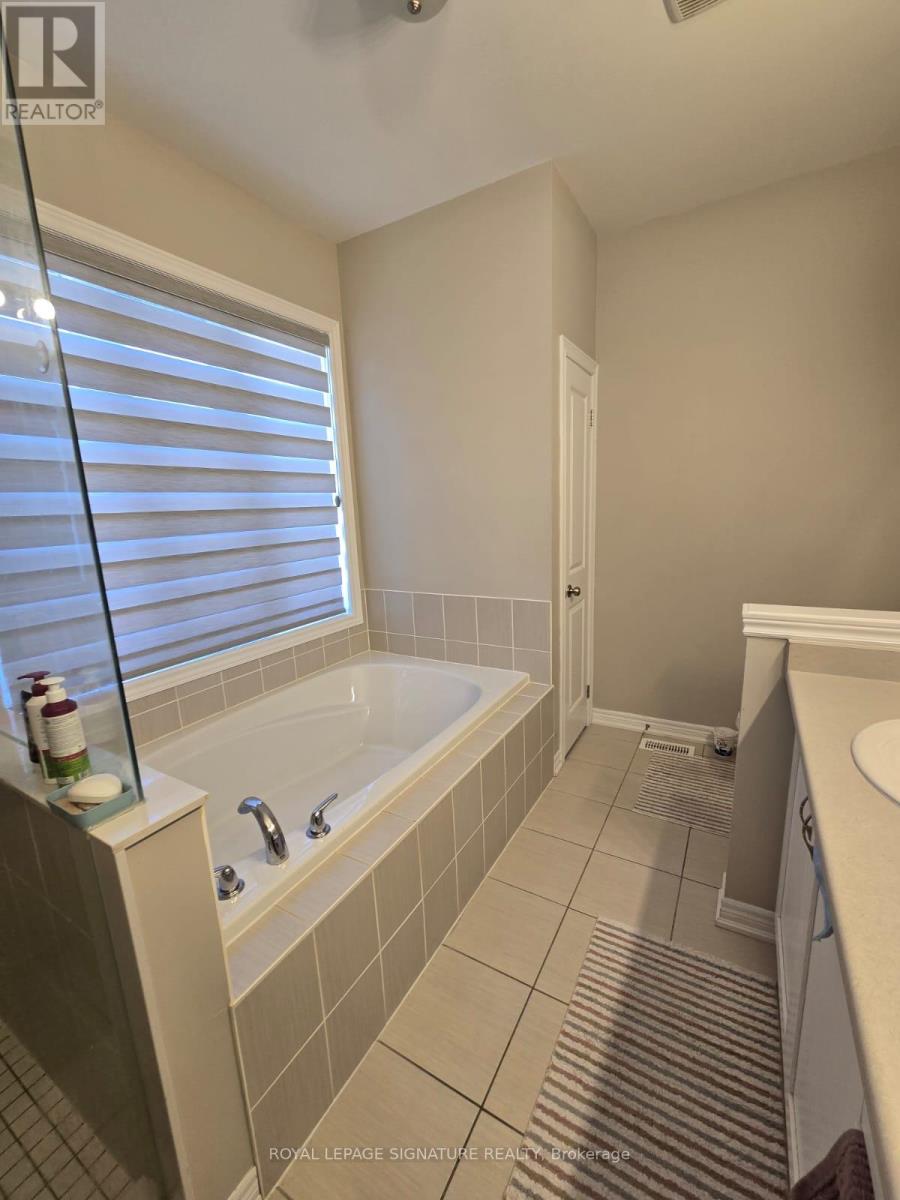 267 Thornbush Boulevard, Brampton, Ontario  L7A 5K1 - Photo 15 - W12450693